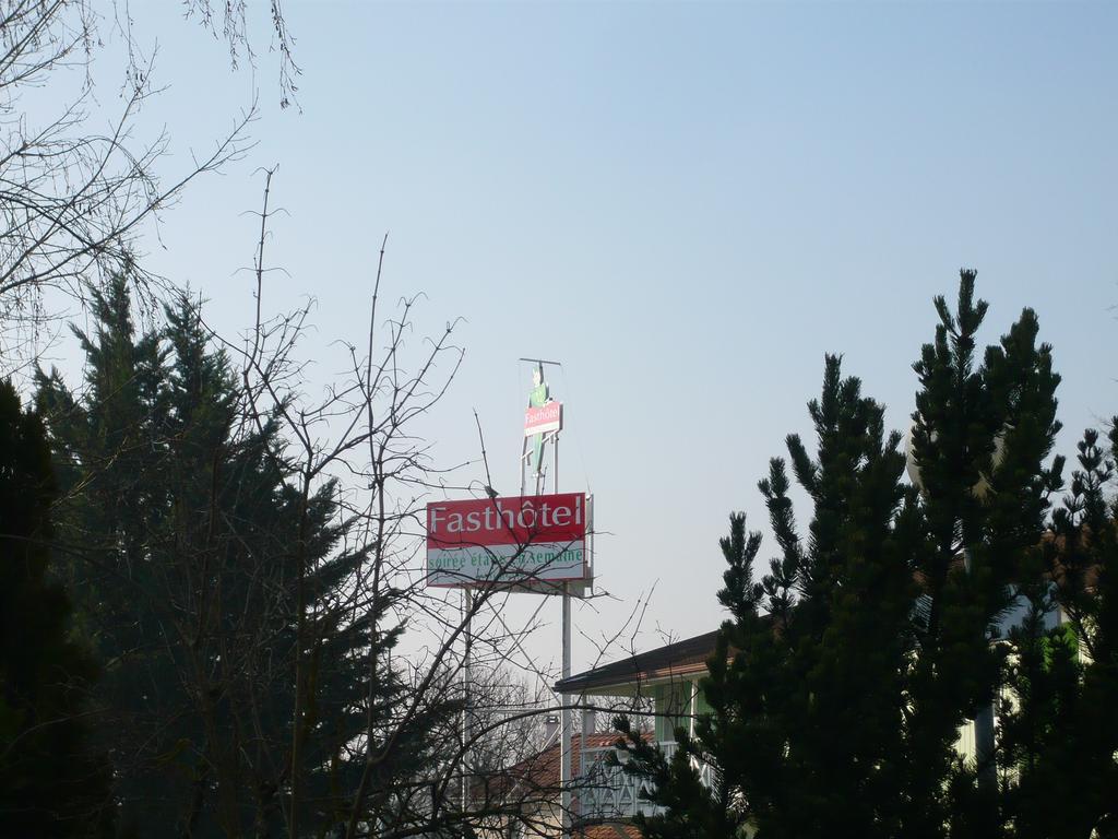 Fasthotel Geneve Gex Exterior foto